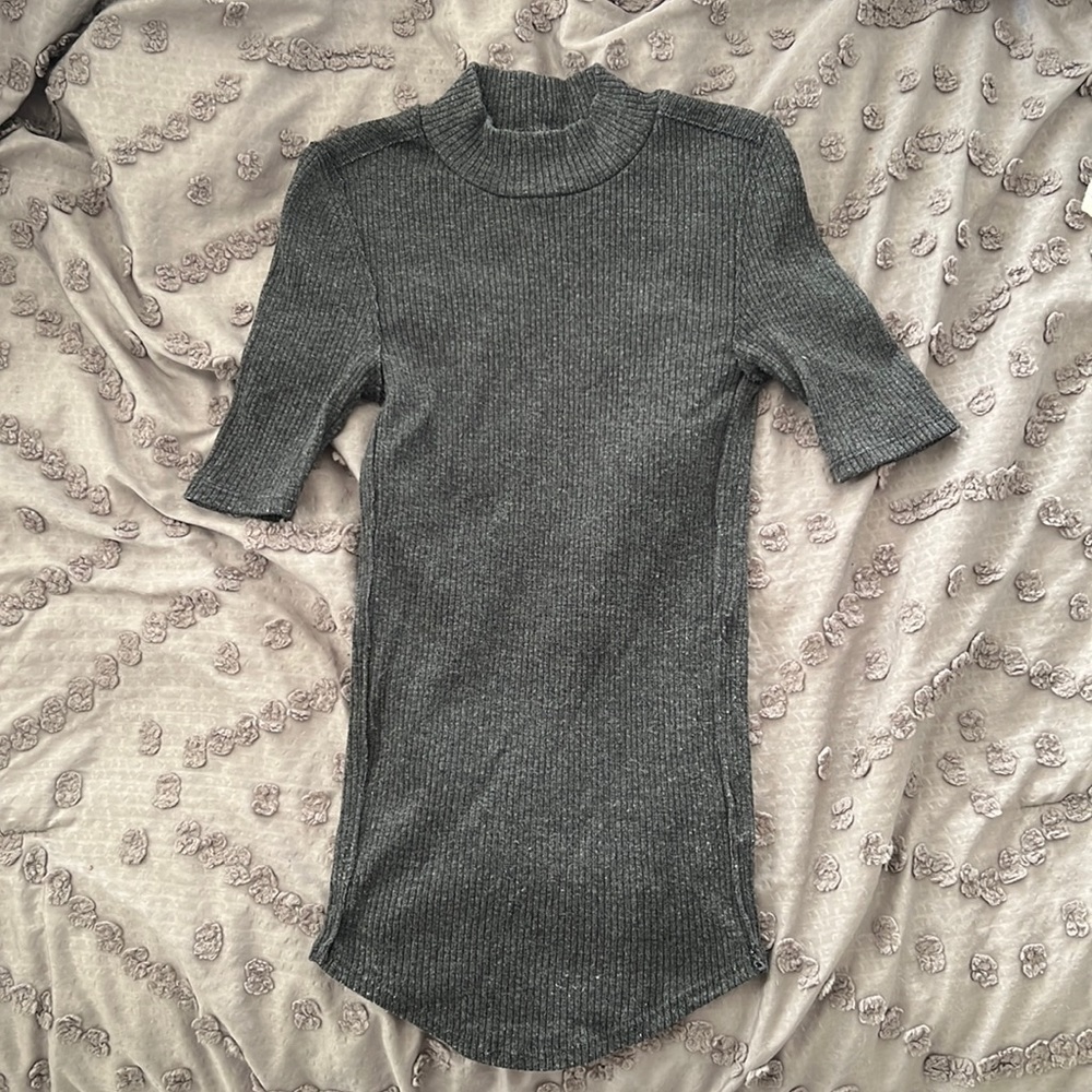 We The Free Women’s Mock Neck Top Size Small
